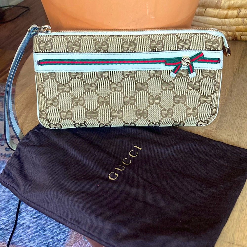Gucci - Vintage GG Signature Beige Wristlet Clutch